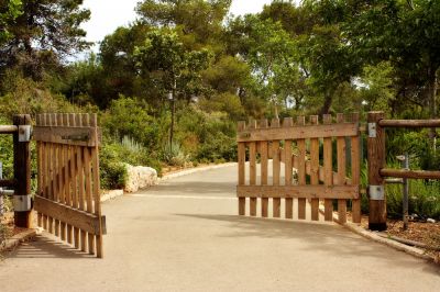 Improve Security with Wood Gate Repair Service!